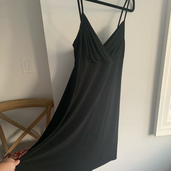 flowy little black dress - midi length ✨ - Picture 4 of 4